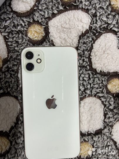Телефон iPhone 11