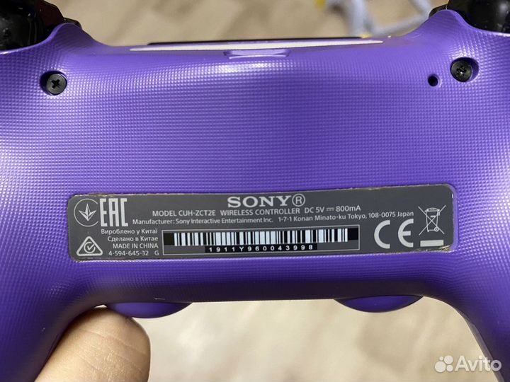 Sony PS4 pro 1tb+2 джостика