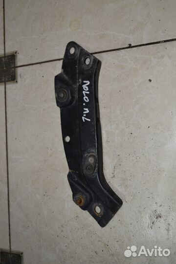 Кронштейн фары левый Volkswagen Polo 5