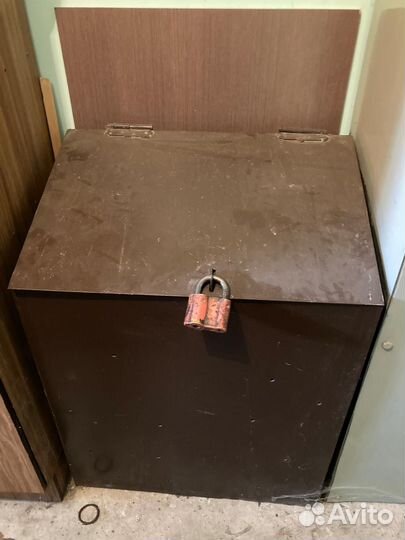 Ящик металлический с замком