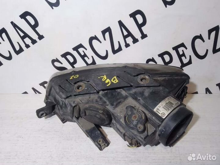 Фара галогеновая передняя правая Volkswagen Passat