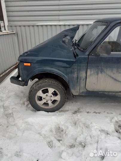 LADA 4x4 (Нива) 1.7 МТ, 2011, битый, 146 000 км