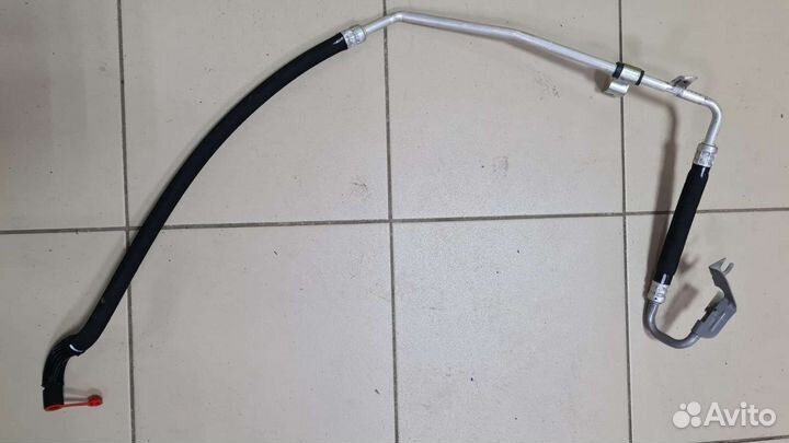 Трубка гура Лада Xray 8450022636