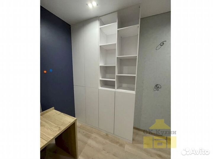 Шкаф двухстворчатый