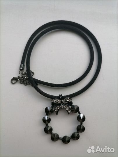 Кулон на шнурке