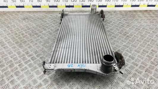 Радиатор интеркуллера toyota auris E150 (5LV26KC01