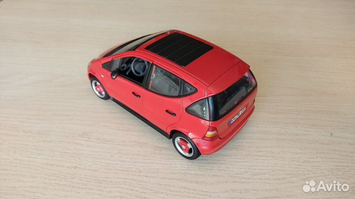 Модель авто Mercedes Benz A-Class 1:18 Maisto