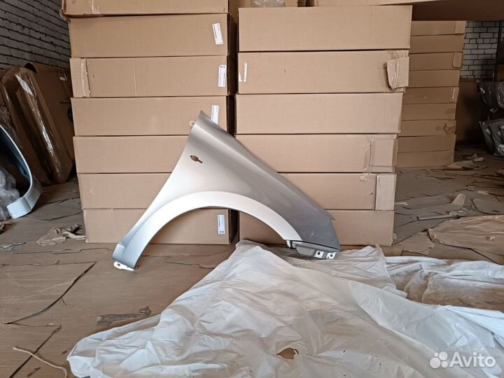 Крыло правое LADA granta - Лада гранта серебристый