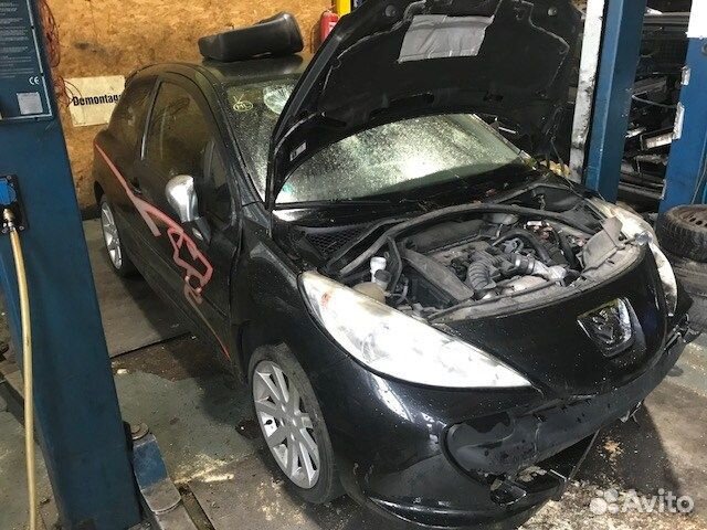 Разбор на запчасти Peugeot 207