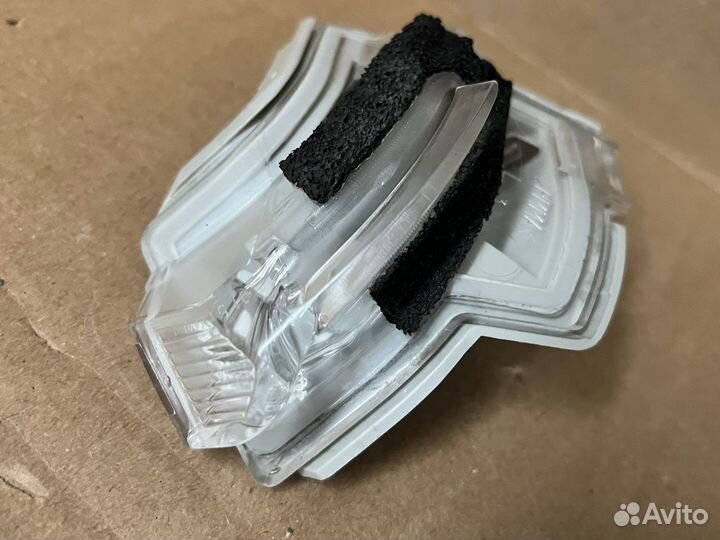 Повторитель левый зеркала Toyota Camry 70