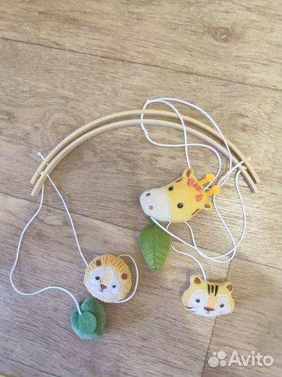 Мобиль деревянный