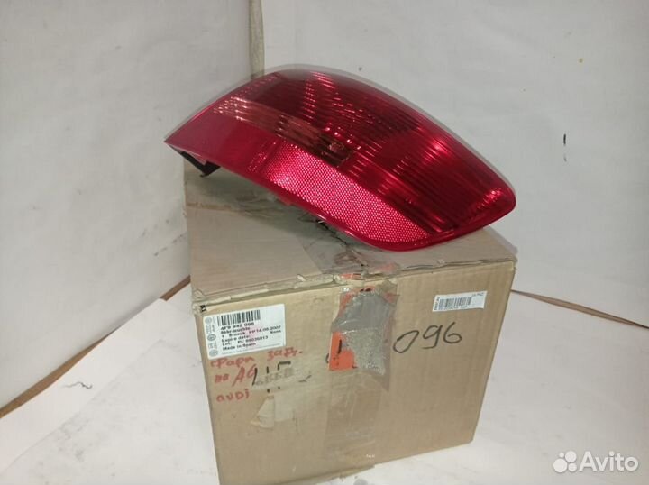 Фонарь задний правый, наружный Audi A6 C6