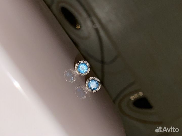 Золотые серьги с топазами и бриллиантами