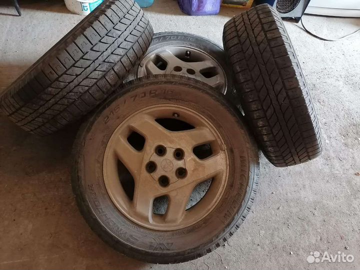 Michelin 4x4 Synchrone 215/70 R16