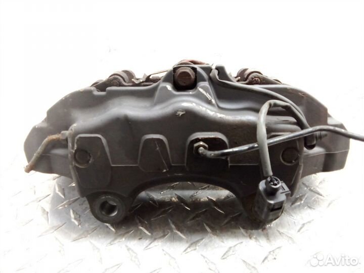 Суппорт передний правый Audi Q7 4L