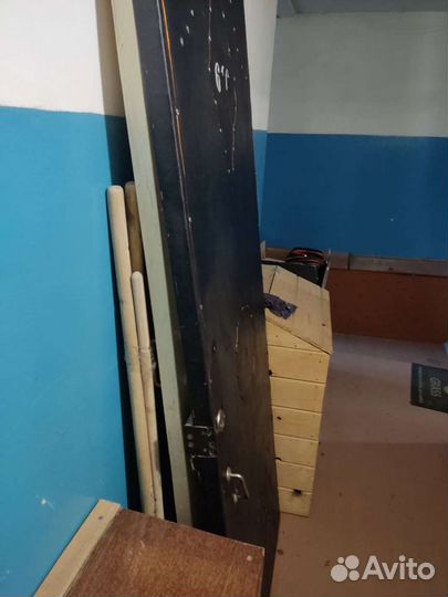 Дверь входная деревянная б/у