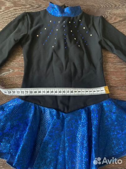 Костюм для фигурного катания р-р 30