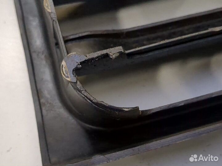 Решетка радиатора Mitsubishi Pajero, 1992