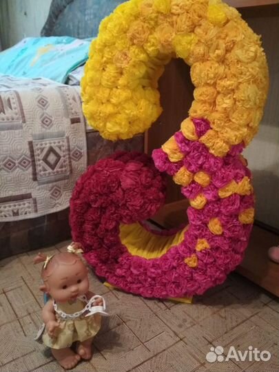 Цифра 3 на день рождения, цветы для украшения