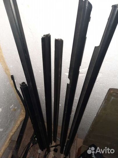 Уплотнитель стекла двери mitsubishi lancer 10