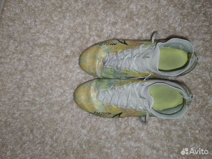Футбольные бутсы nike