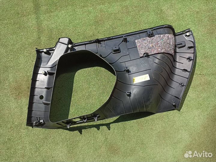 Обшивка багажника правая Nissan X-Trail T31