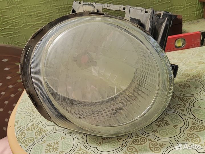 Передняя фара на Nissan juke