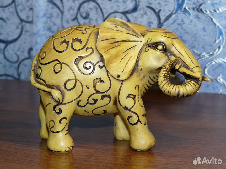 Разные фигурки, сувениры