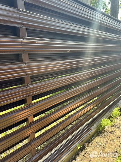 Металлический штакетник для забора