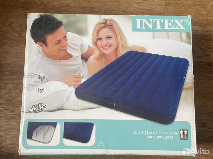 Матрас двухместный и насос intex 152х203х22