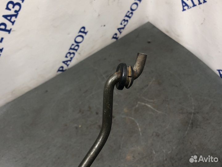 Упор капота Nissan Sanny FB15