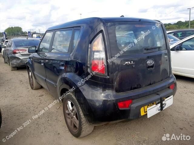 Щеткодержатель 3-5-й двери KIA soul 1 2010