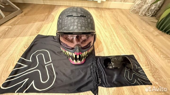 Шлем горнолыжный