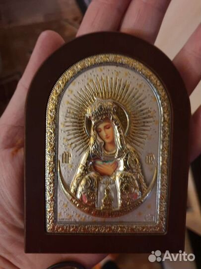 Икона бм Остробрамская в серебряном окладе