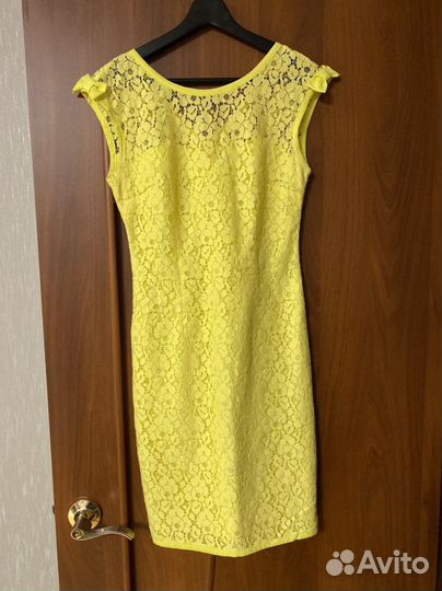 Платье кружевное желтое