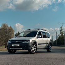 ВАЗ (LADA) Largus Cross 1.6 MT, 2017, 122 000 км, с пробегом, цена 1 040 000 руб.