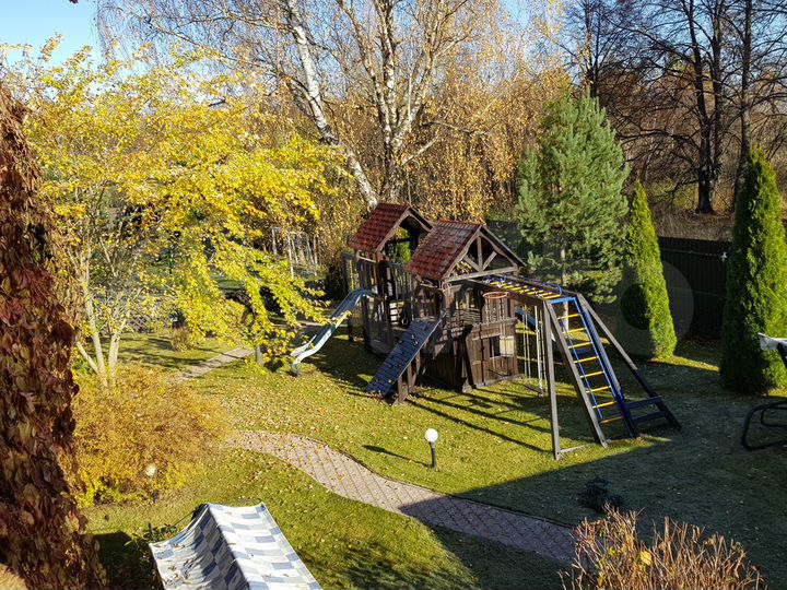 Дом 200 м² на участке 20 сот.