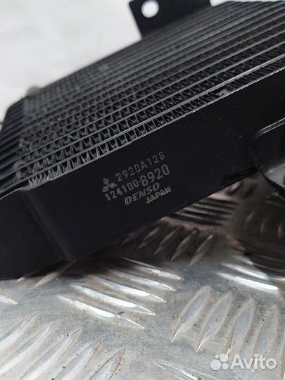 Радиатор масляный Mitsubishi Outlander