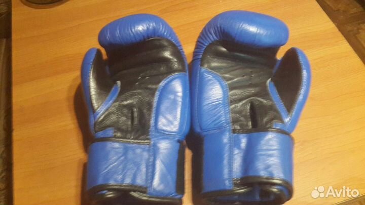 Боксерские перчатки adidas