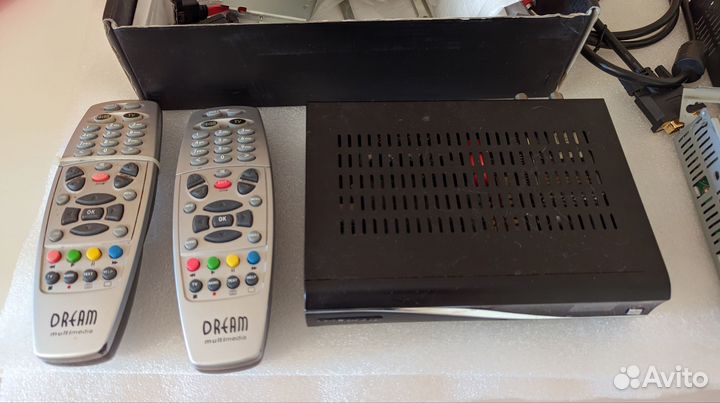 Спутниковый ресивер Dreambox dm800hd 2 штуки