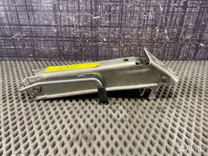 Домкрат Audi A4 B7 BFB 2006