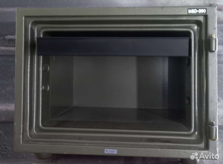 Продам сейф