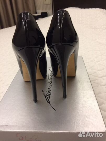 Туфли Brian Atwood 37