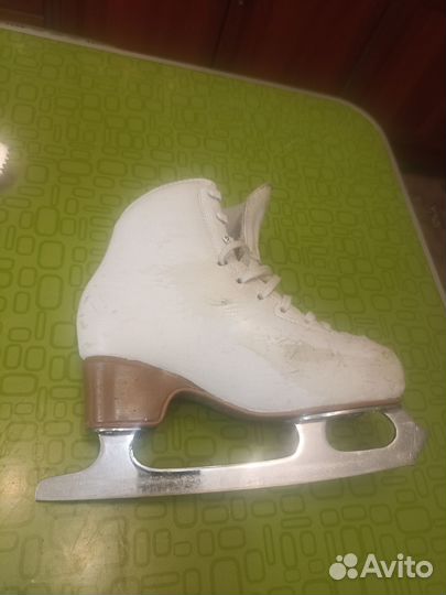 Фигурные коньки edea 220