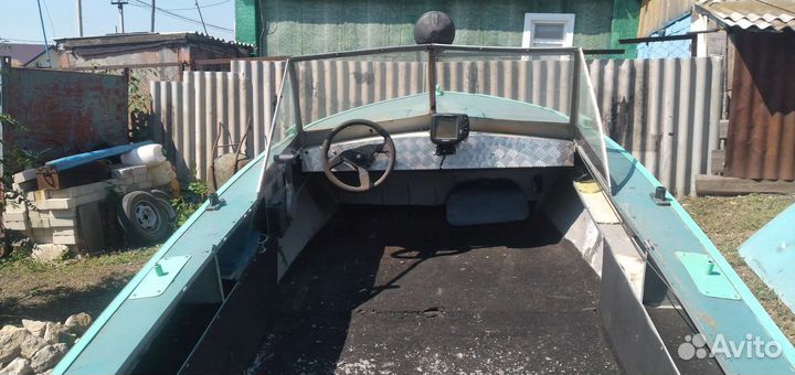 Моторная лодка Прогресс 4