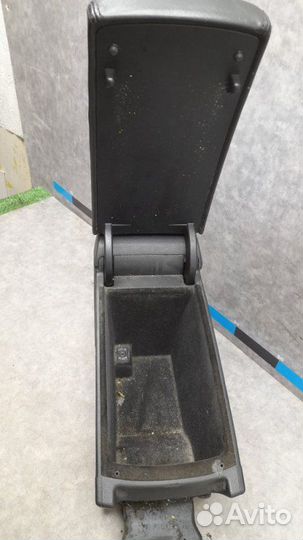 Подлокотник Volkswagen Passat B6 2.0 cbab AT (DSG)