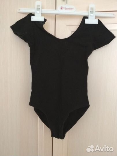 Два купальника гимнастич. 98 см и 125