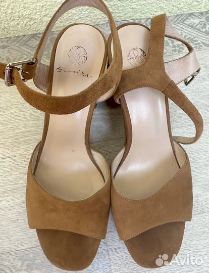 Босоножки Эконика