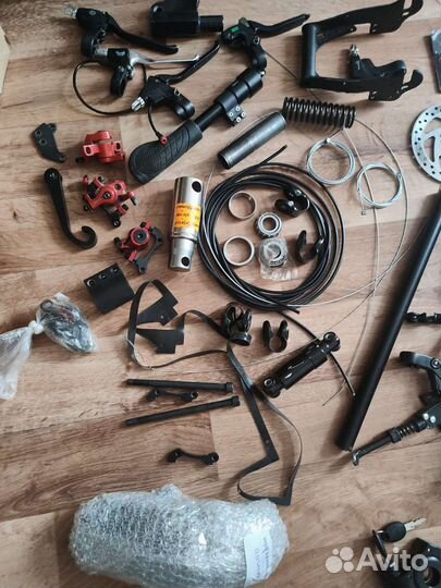 Запчасти на электросамокат разные