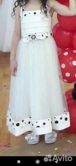 Платье нарядное детское 32 размер